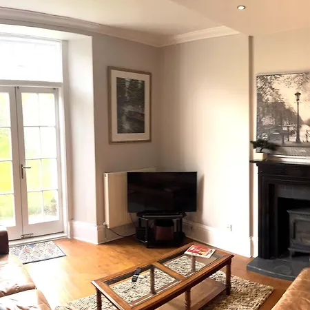 Spacious New Town Garden Flat Edinburgh Exterior photo