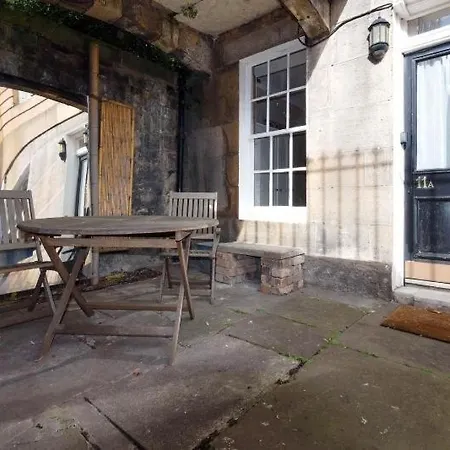 Spacious New Town Garden Flat Edinburgh Exterior photo